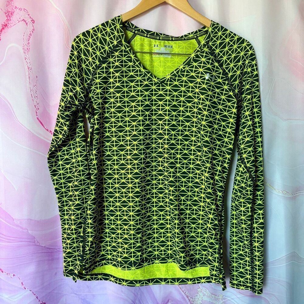 Under Armour Heat Gear M Lime Green Black Fitted Long Sleeve Top Sporty Athletic